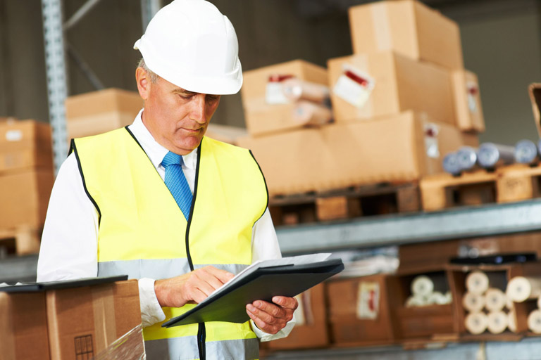 kompletacja przesyłek i&nbsp;zamówień